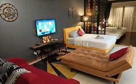 Cozy Seaview 5 Studio Apartment